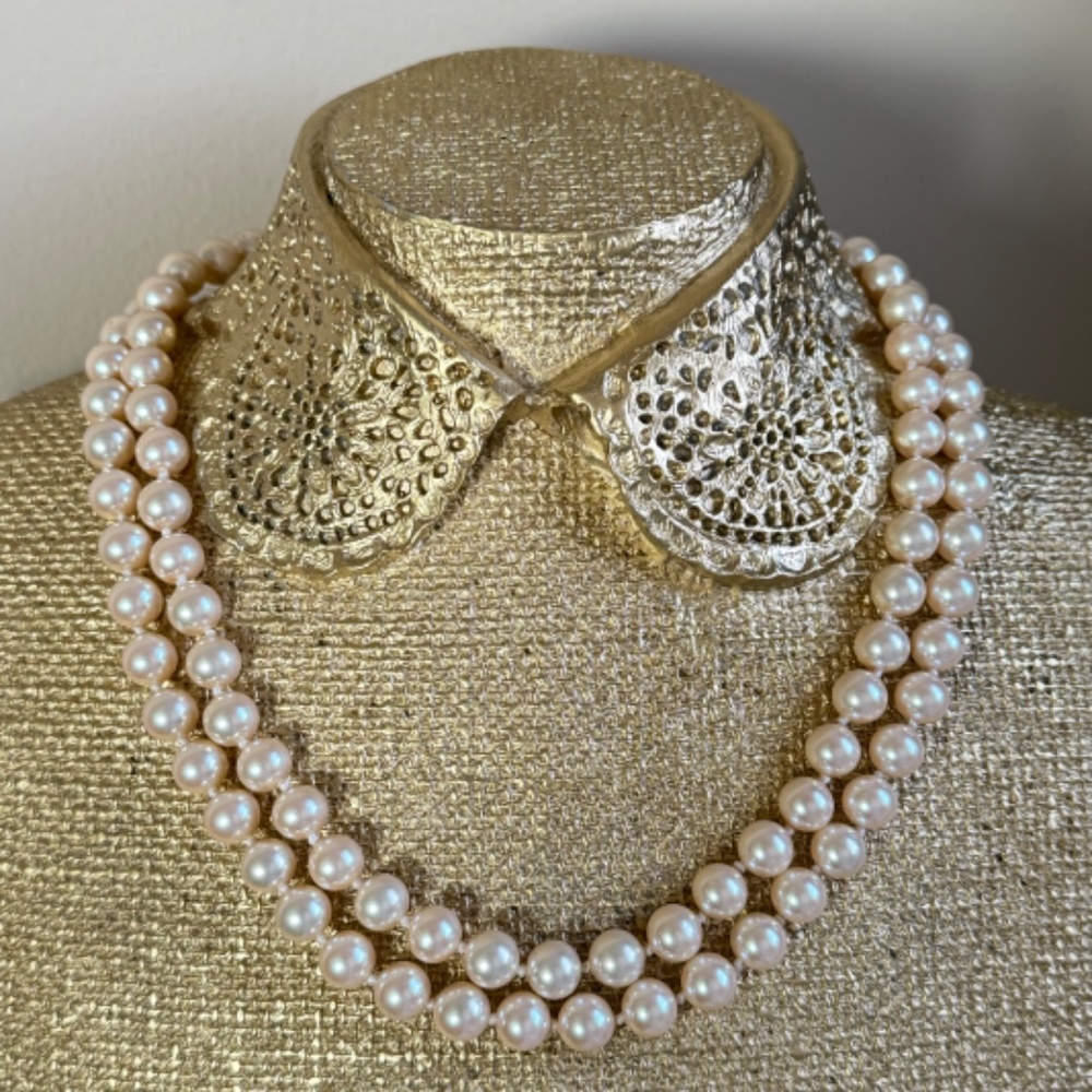 VINTAGE LIZ CLAIBORNE Necklace Double Strand Glass Pearls Cream Polished Gold